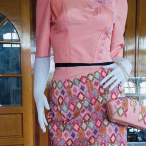 ကချင် ပန်းမိတ်ကပ်ရောင်